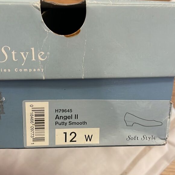 SOFT STYLE TAN LOW HEELS. NEW - Picture 9 of 10